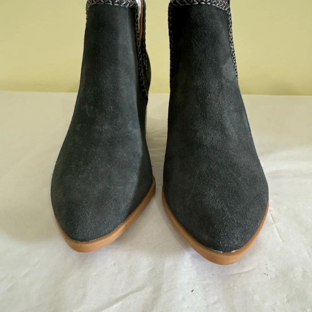 NEW Dolce Vita Dylan Suede Stacked Heel Boots Booties Size 7 - Picture 4 of 10